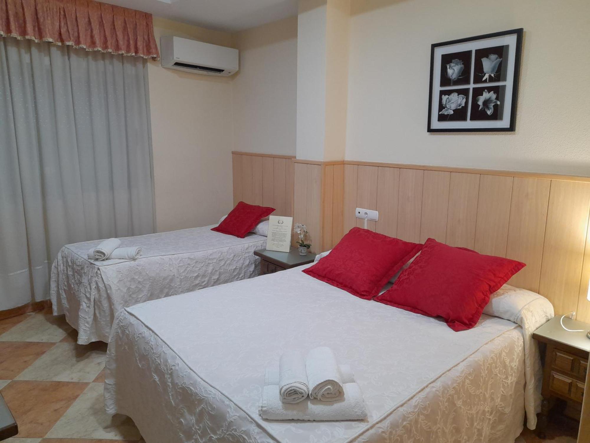 Hostal San Roque Guadalajara Esterno foto