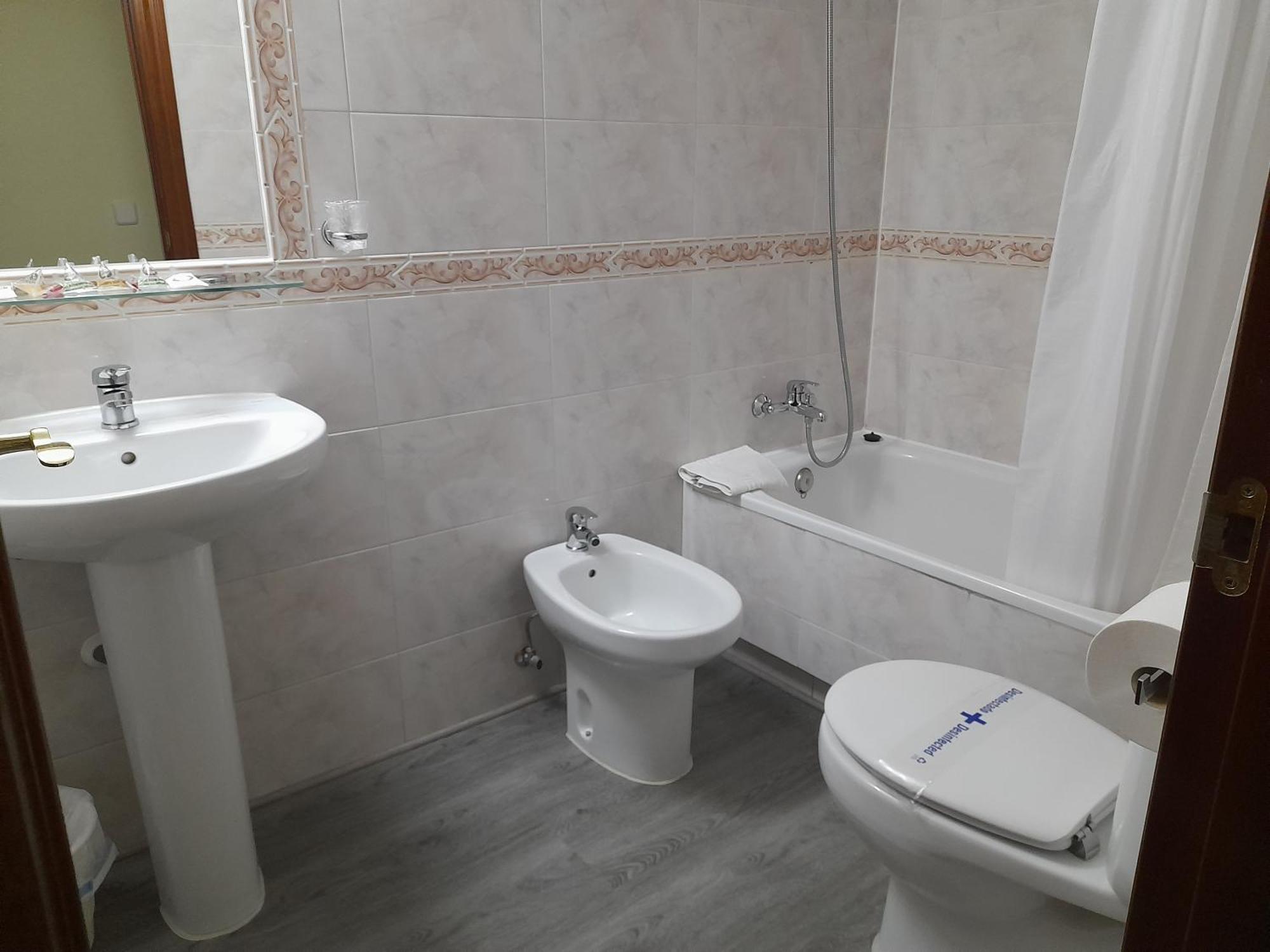 Hostal San Roque Guadalajara Esterno foto