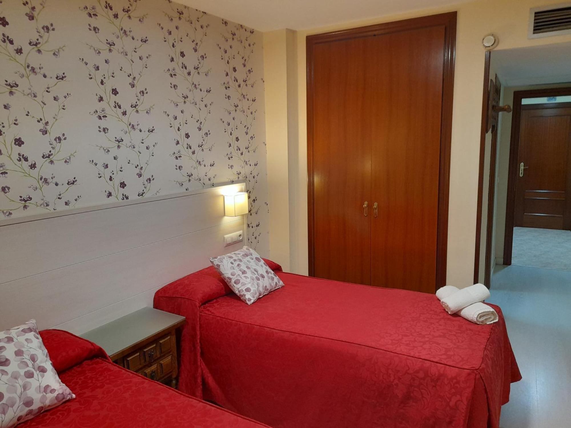 Hostal San Roque Guadalajara Esterno foto