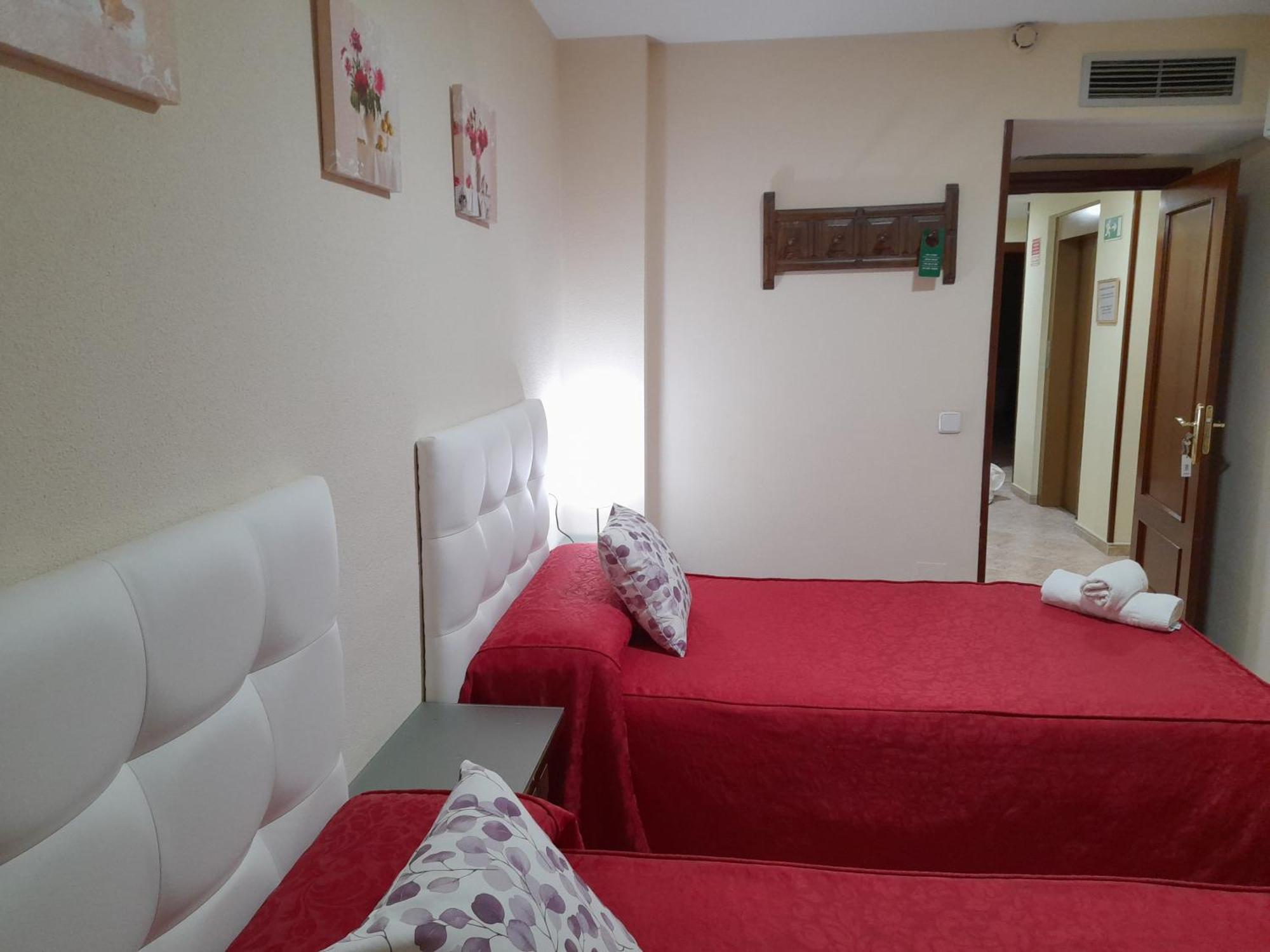 Hostal San Roque Guadalajara Esterno foto
