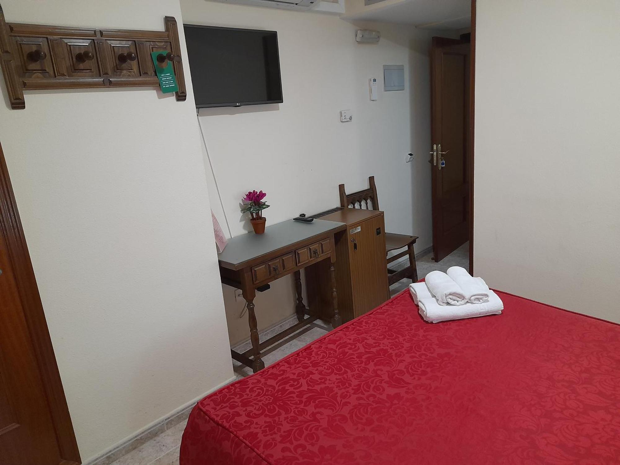 Hostal San Roque Guadalajara Esterno foto