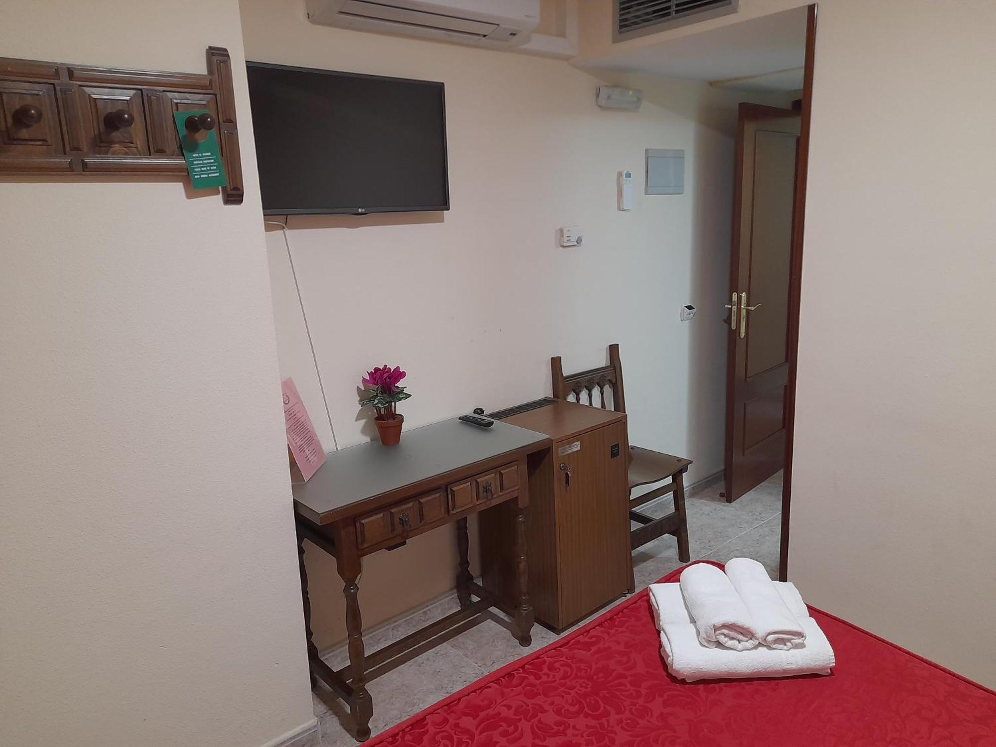 Hostal San Roque Guadalajara Esterno foto