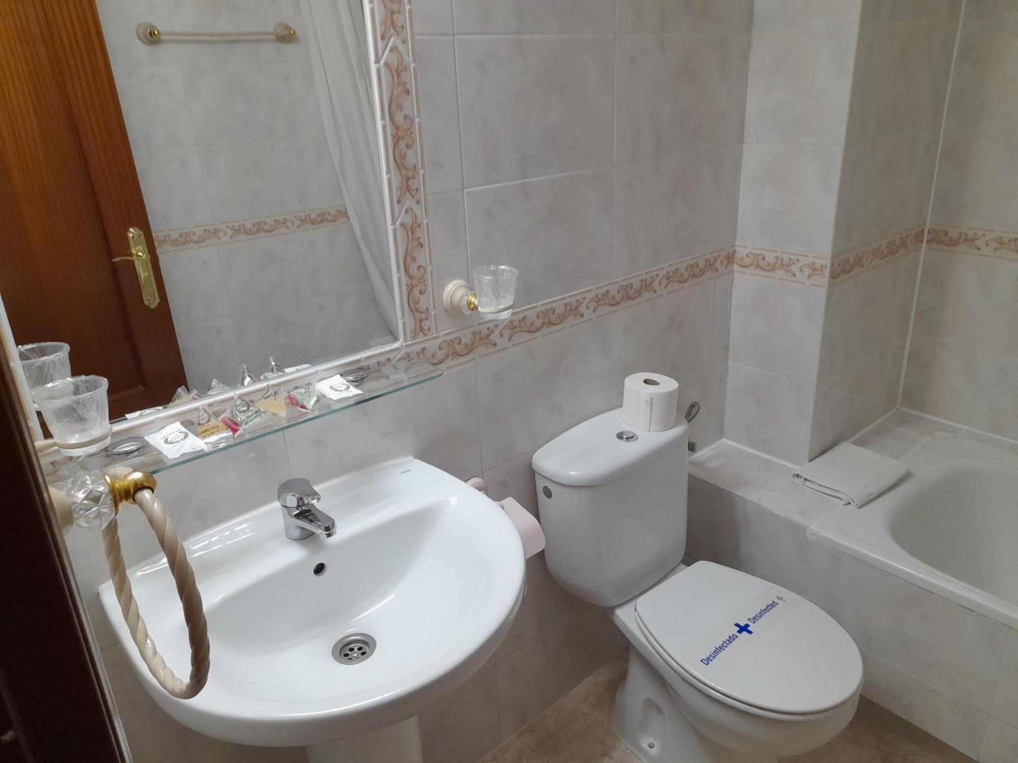 Hostal San Roque Guadalajara Esterno foto