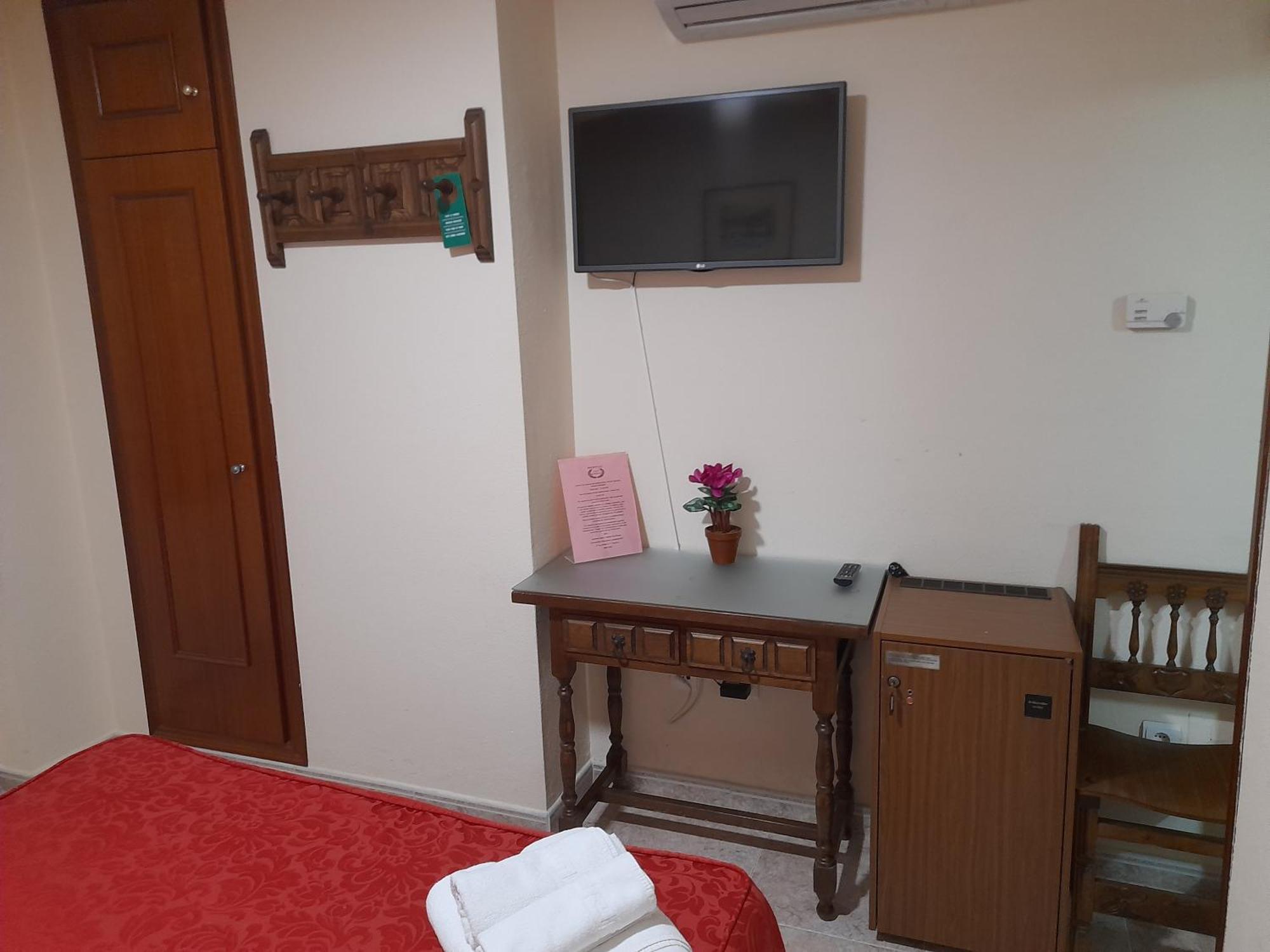 Hostal San Roque Guadalajara Esterno foto